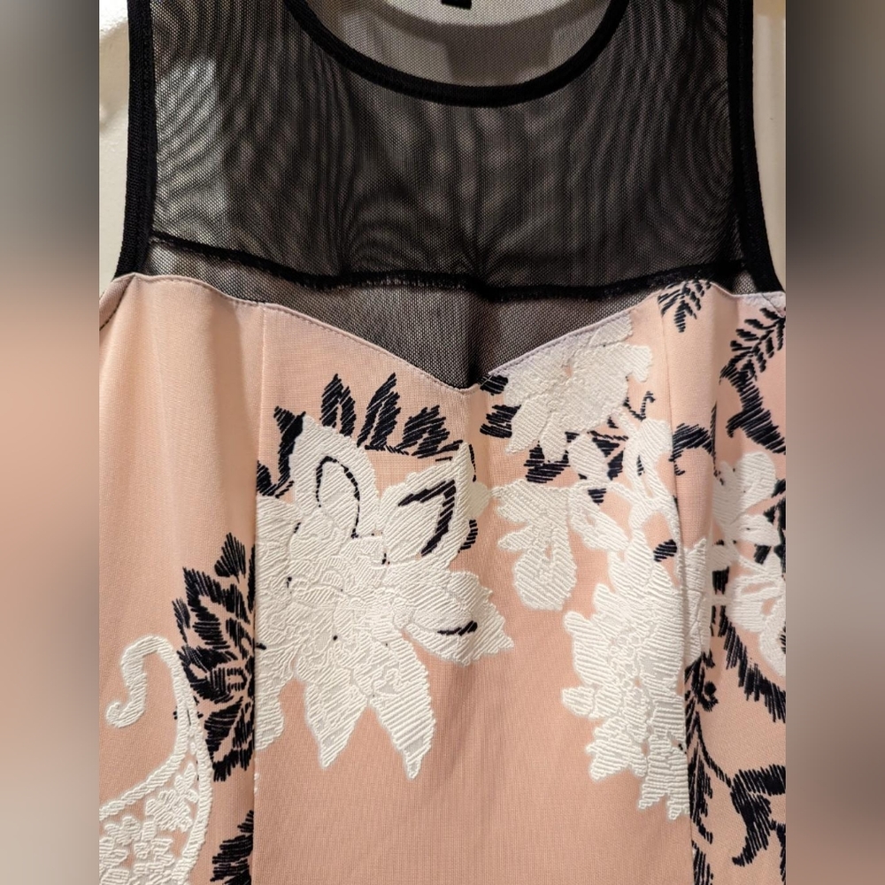 Kind of like a cocktail dress - Picture 2 of 3